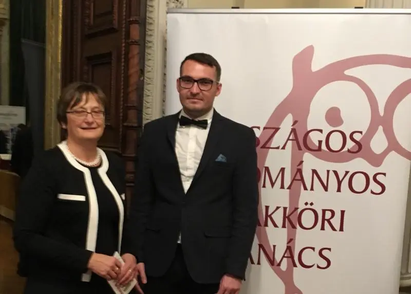 Vir&aacute;g &Aacute;d&aacute;m Szociol&oacute;gia MA szakos hallgat&oacute; Pro Sciencia D&iacute;jban r&eacute;szes&uuml;lt